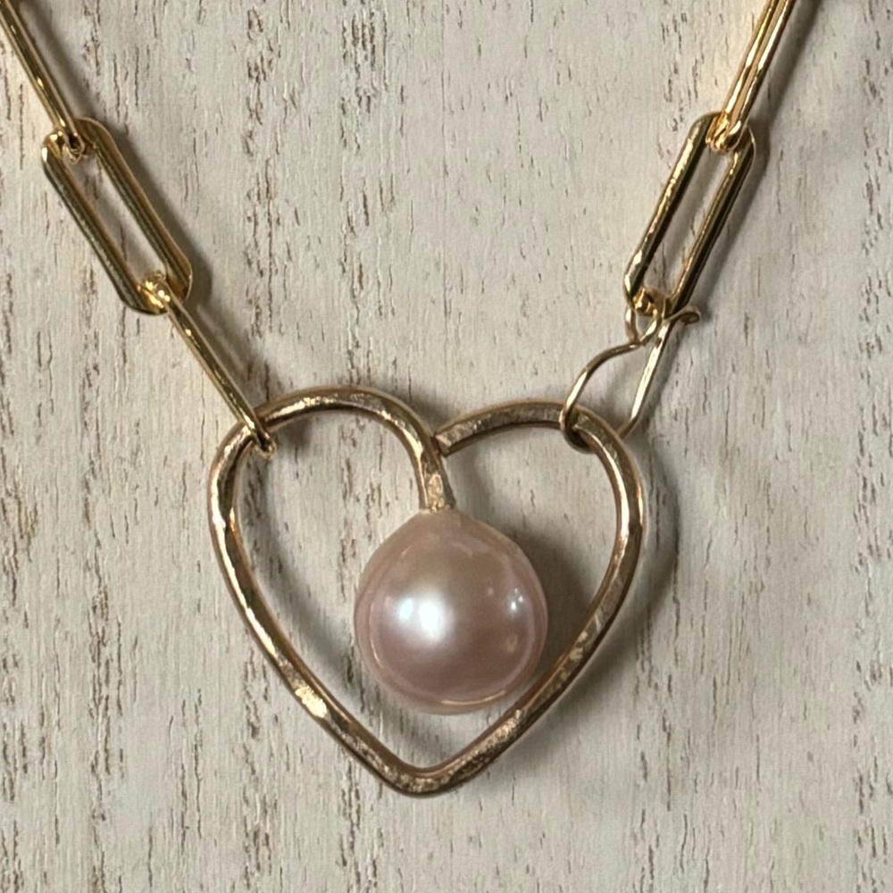 74. Edison Pearl Heart Pendant